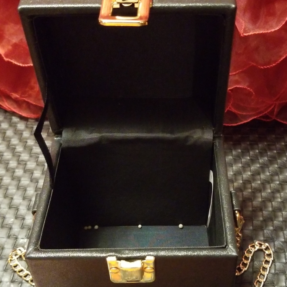 Boxed shoulder bag - Picture 4 of 6